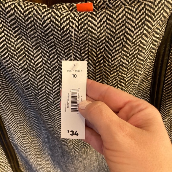 Grey/black “wool” skirt faux leather insert NEW - Picture 2 of 3